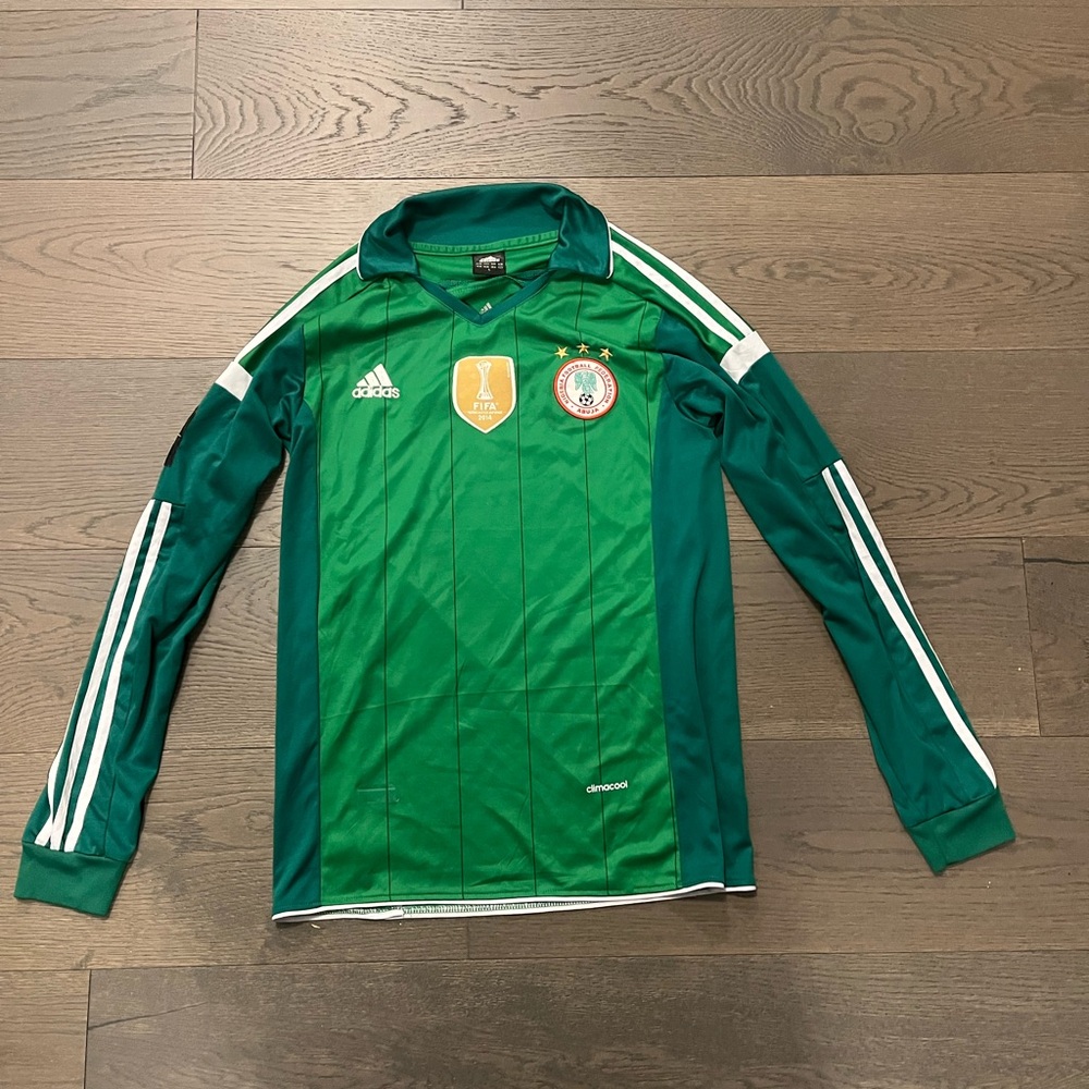 Adidas FIFA long sleeve top sz large GUC